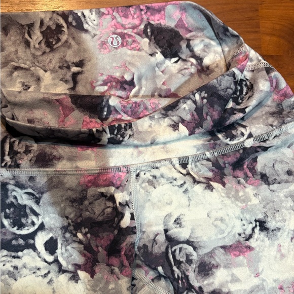 Lululemon Floral Leggings. 4. No size tag. Great condition! - Picture 7 of 10